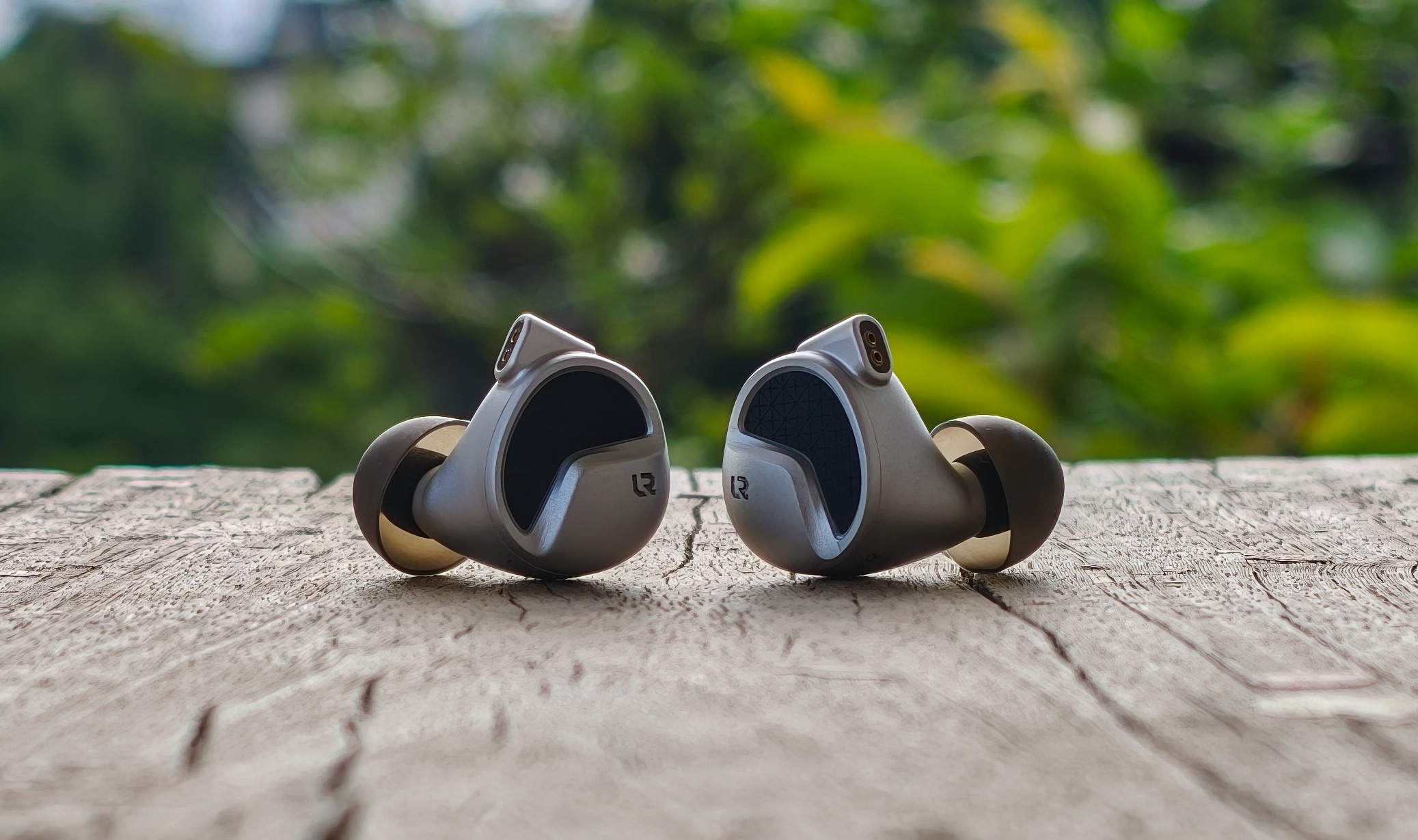 Avara Custom EST-6 – Beauty In Balance | The Headphone List