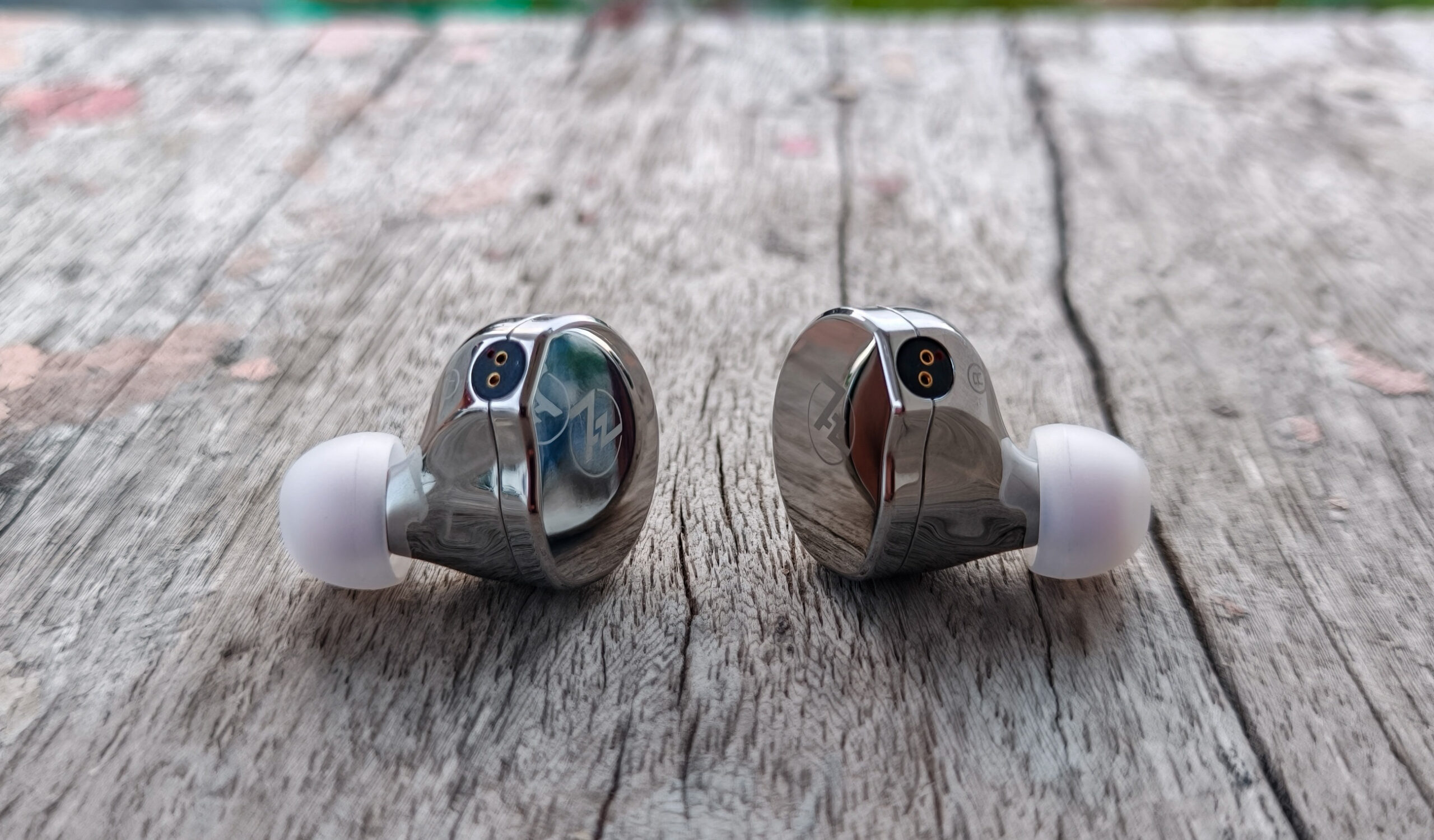 Avara Custom EST-6 – Beauty In Balance | The Headphone List
